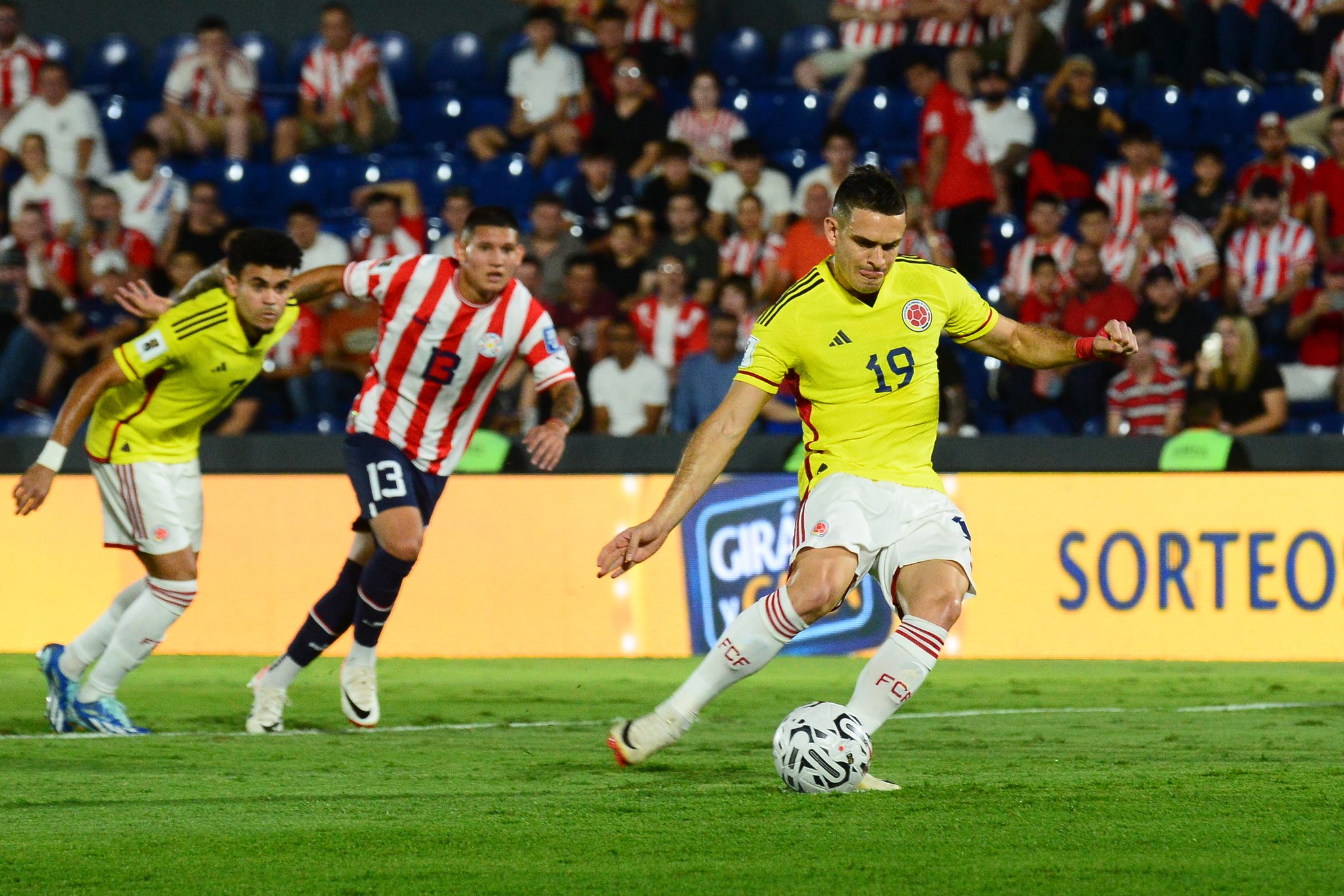 Colombia sigue invicta: ganó por la mínima con gol de Borré en Asunción
