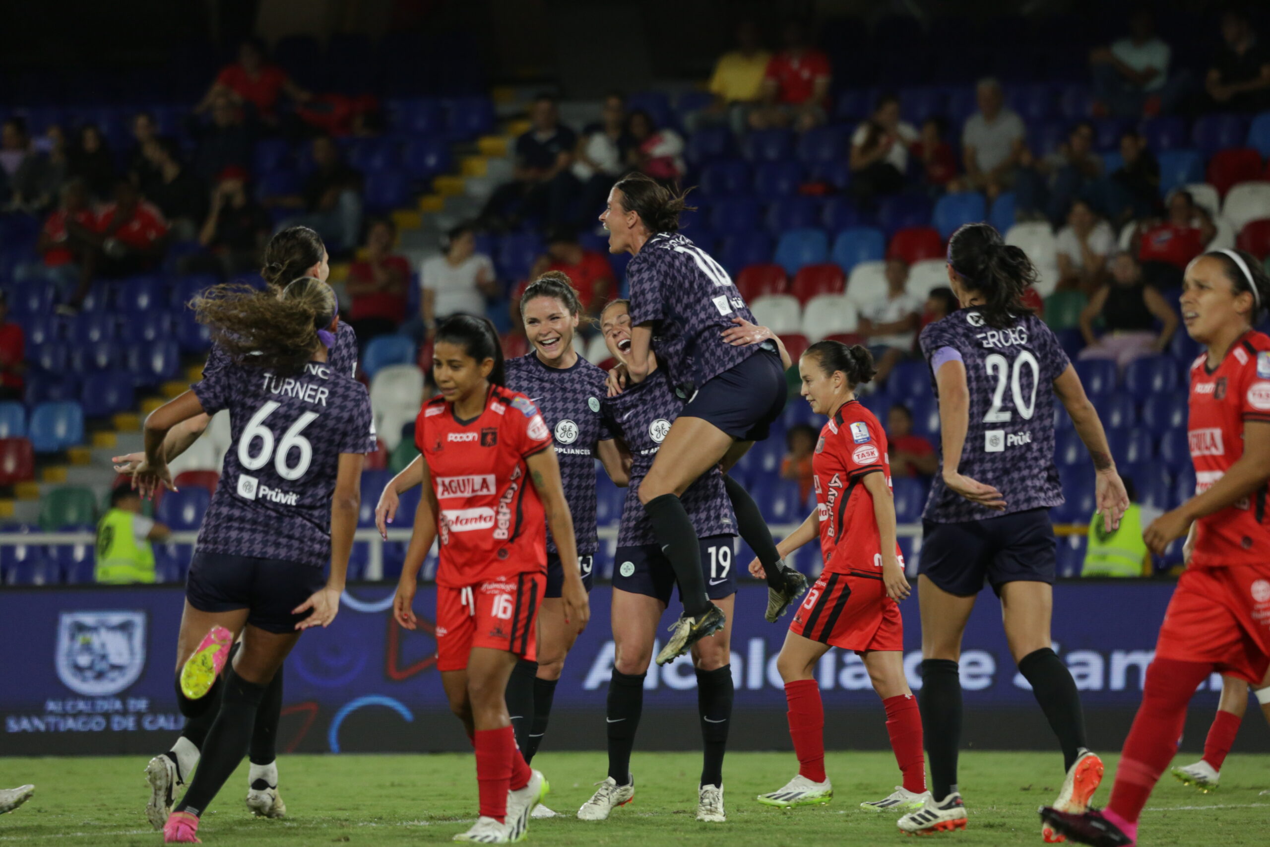 Equipos de EE.UU. Racing Louisville y Gotham F.C. jugarán la final de The Women’s Cup tras vencer a América y Cali