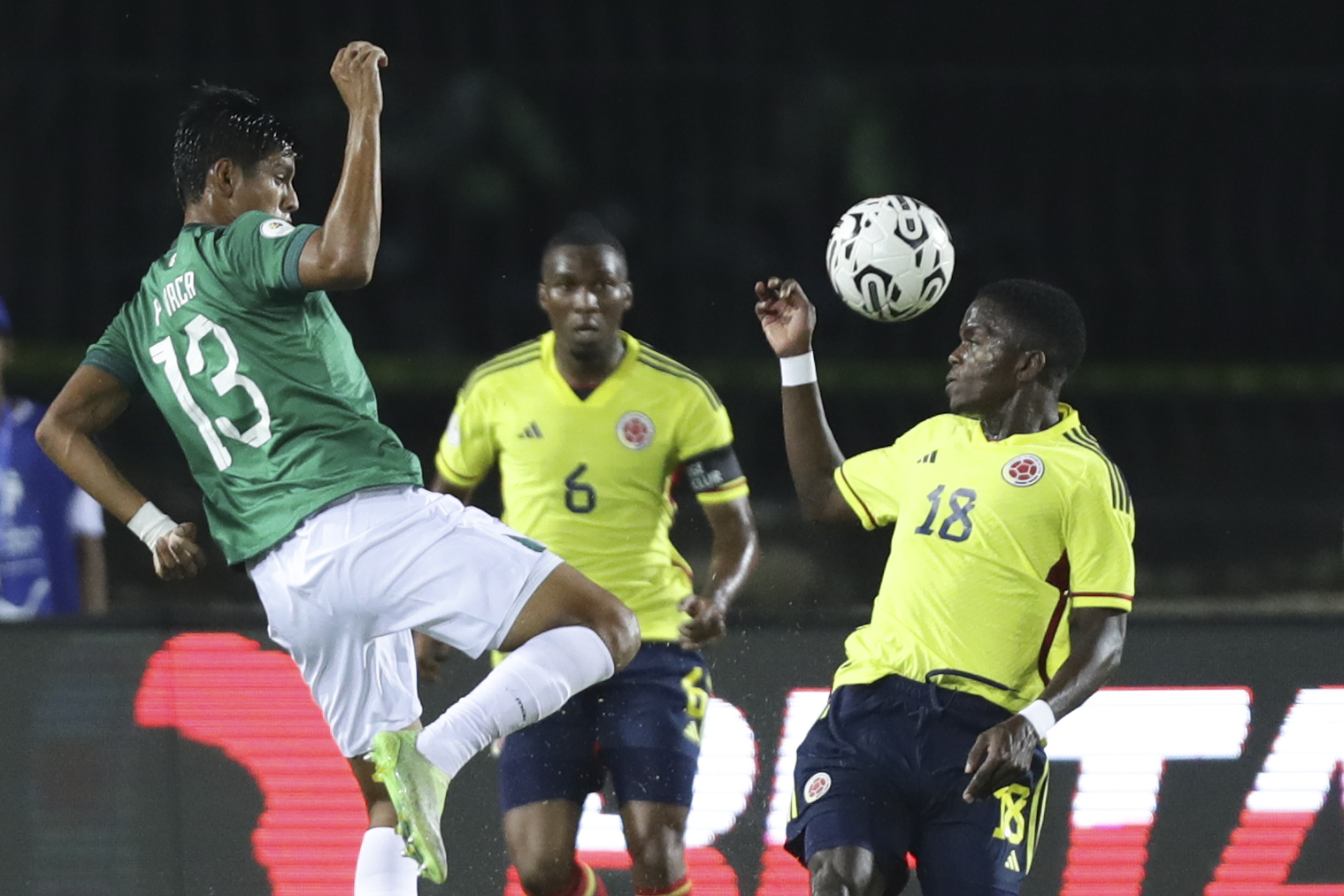 Fracaso absoluto: Colombia se despidió con derrota 2-0 frente a Bolivia en el Preolímpico