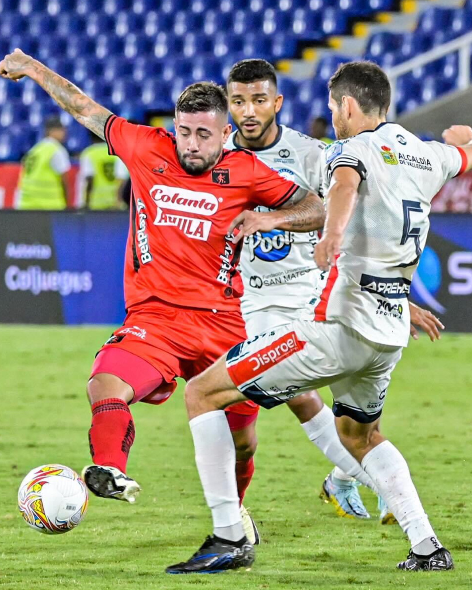Con Holgado como figura, América venció 2-0 a Alianza y volvió al triunfo en el FPC