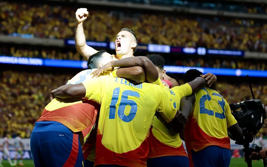 Colombia debutó en Copa América con victoria 2-1 ante Paraguay, con James Rodríguez como figura