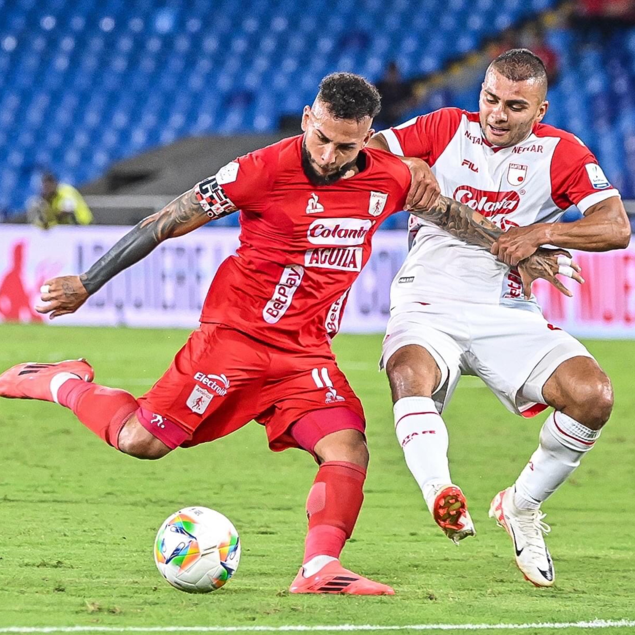 América y Santa Fe empataron sin goles en el ‘clásico de rojos’ y el punto invisible se definirá en la última jornada