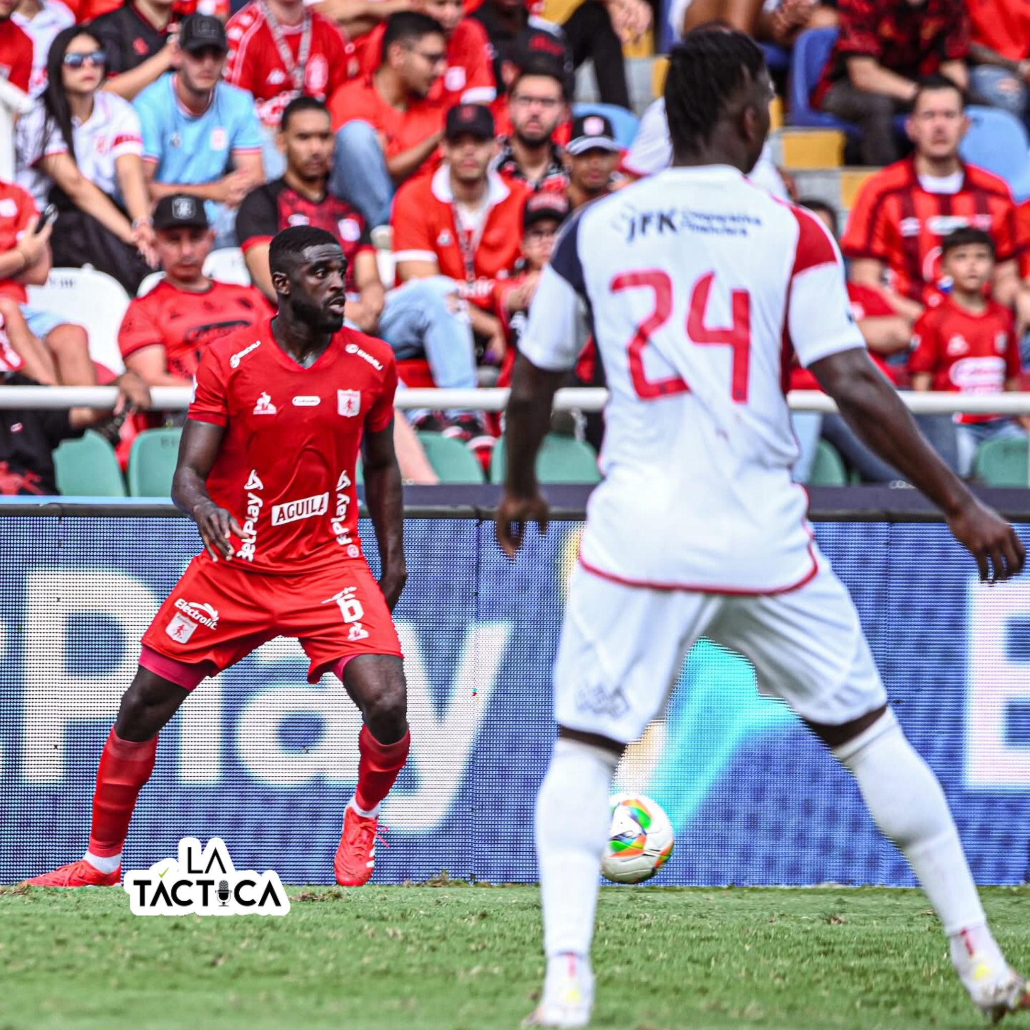 Con doblete del peruano Ramos, América venció 2-0 al DIM y aseguró liderato y punto invisible en cuadrangulares