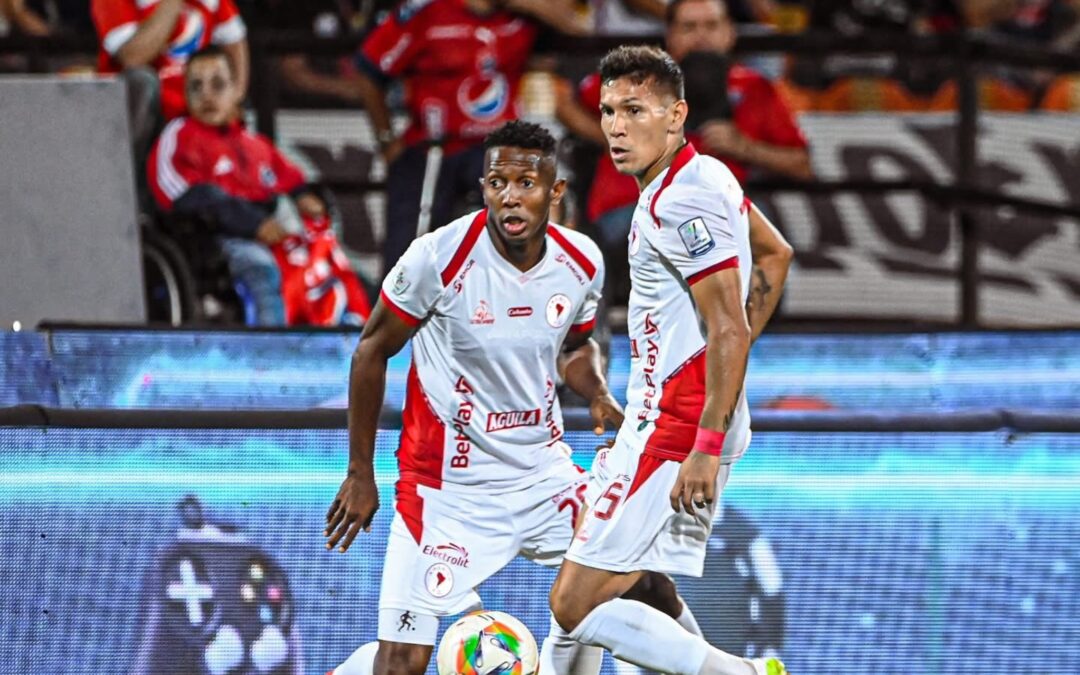 Un error de Aguerre permite al América rescatar un punto ante Medellín