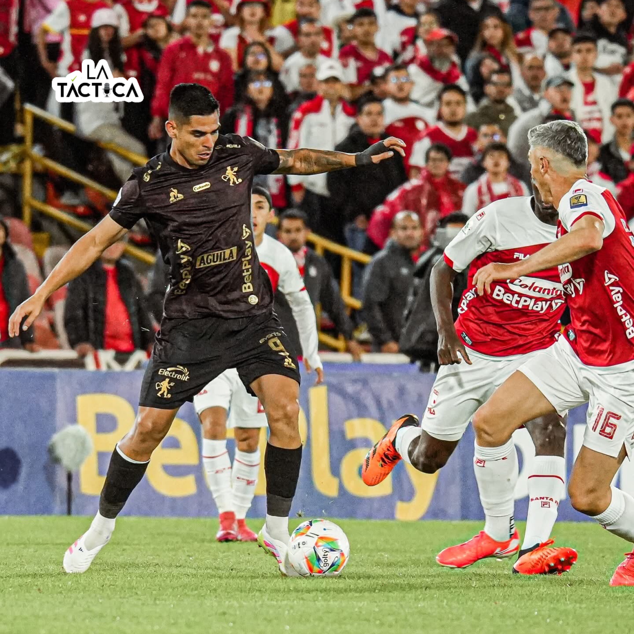América no pudo con el campeón: Santa Fe ganó 2-1 y se quedó con el clásico de rojos
