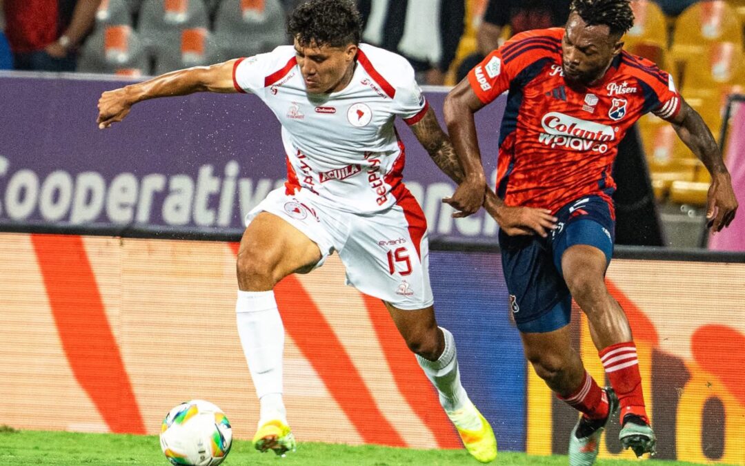 América cayó goleado 3-0 ante DIM y clasificó a cuadrangulares