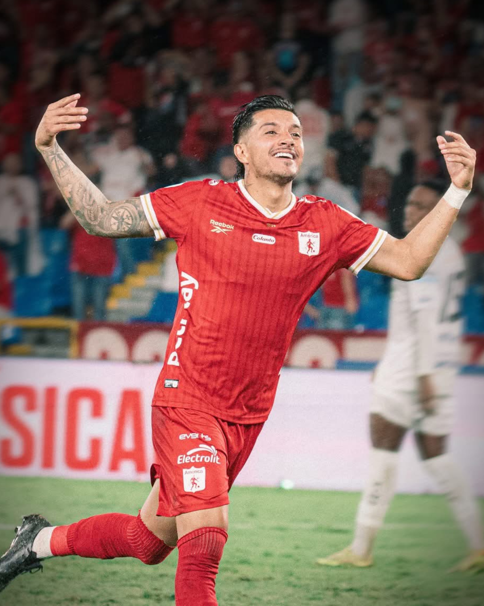 Con doblete de Guzmán, América goleó 3-0 a Jaguares y es tercero en el FPC
