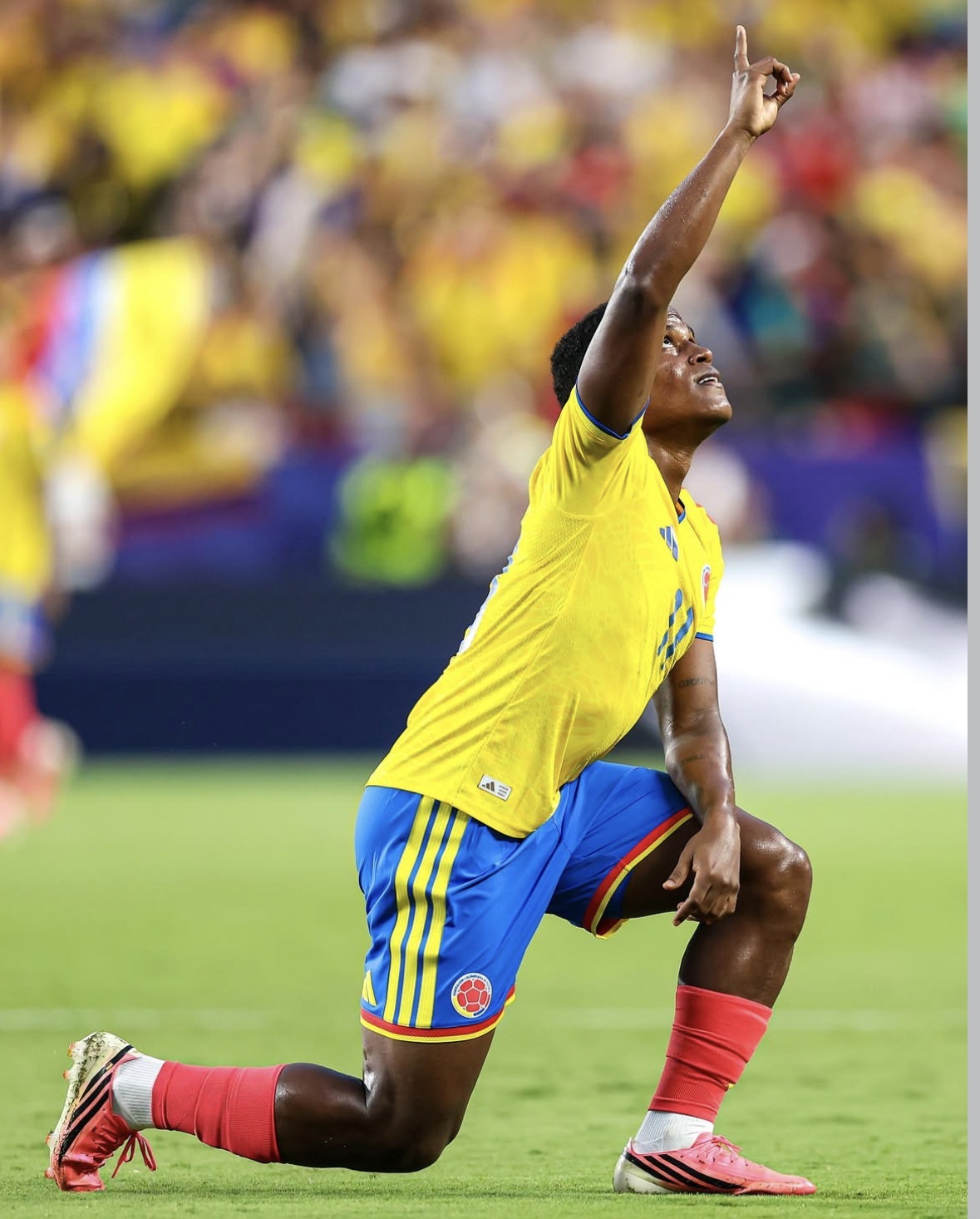 Colombia venció a Ghana con gol de Arias y avanzó a octavos de final