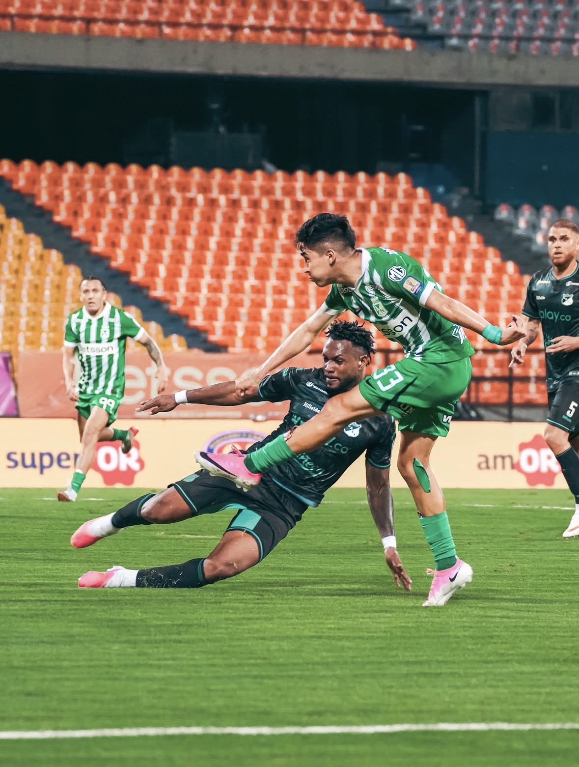 Nacional goleó 3-0 al Cali en plena crisis y peligra Dudamel