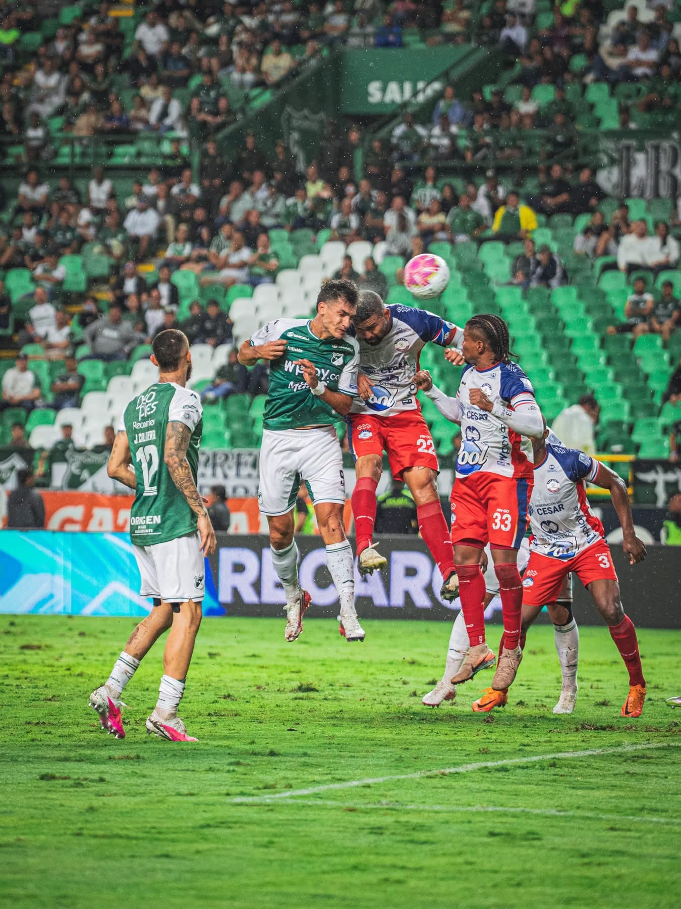 Tres cabezazos y remontada ante Alianza: Cali sigue volando alto y ya es colíder del FPC